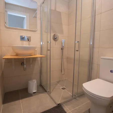 Gest Auberge de jeunesse *
