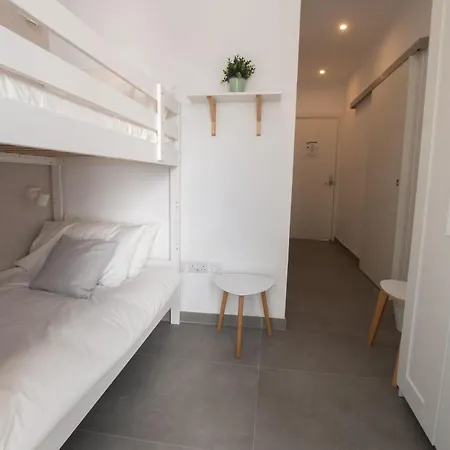 Gest Hostel